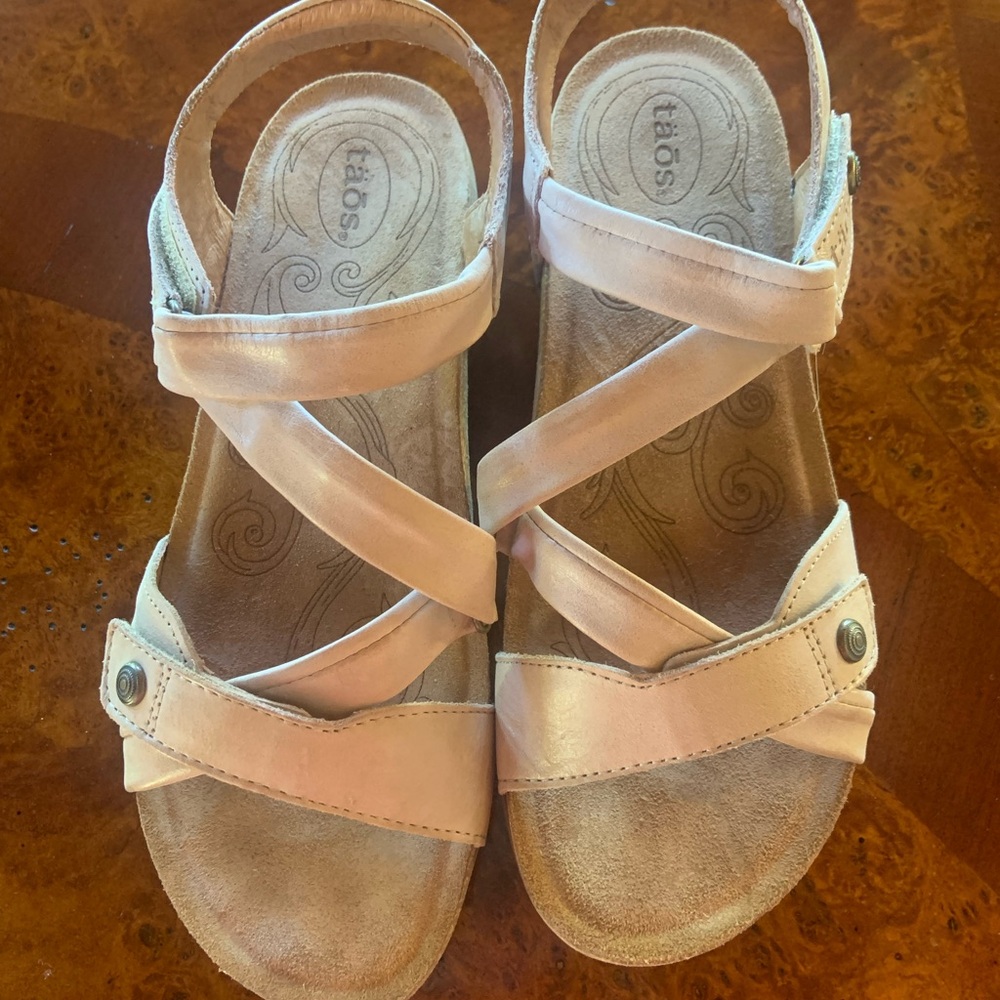 Taos active sandal.